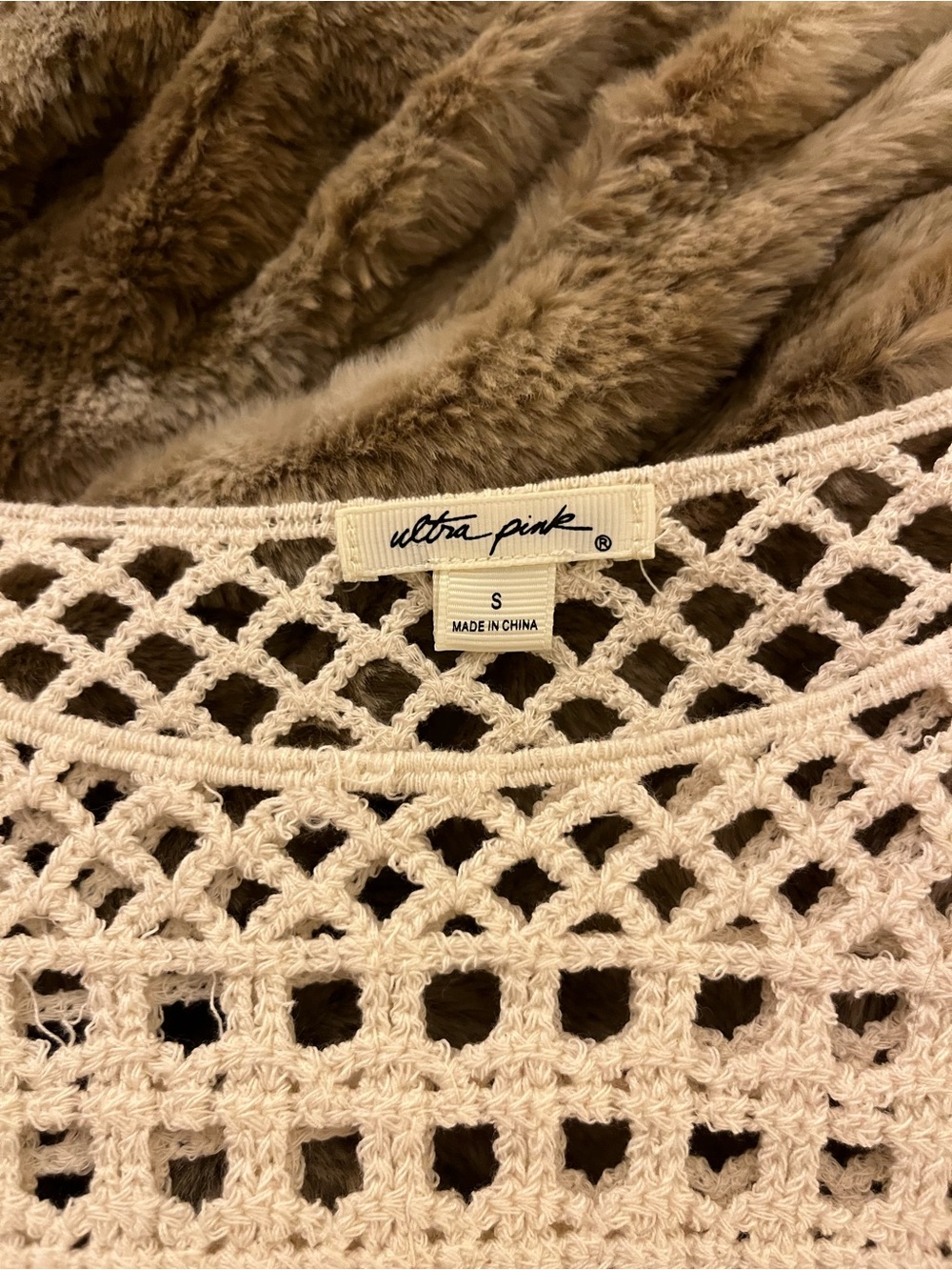 Ultra Pink Cream Crochet Long-Sleeve Crop Top - Picture 3 of 3